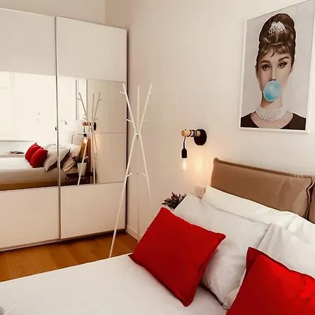 Appartement Center, Around *