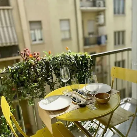 Center, Around Apartmán Turín