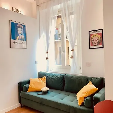 Center, Around Apartmán